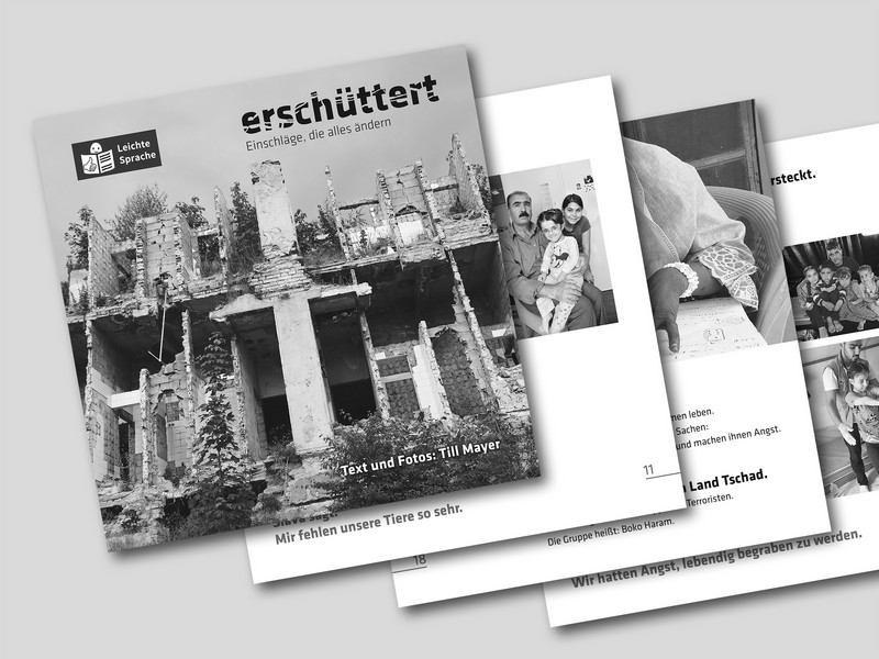 Einblick in einzelne Seiten der Broschüre in leichter Sprache.